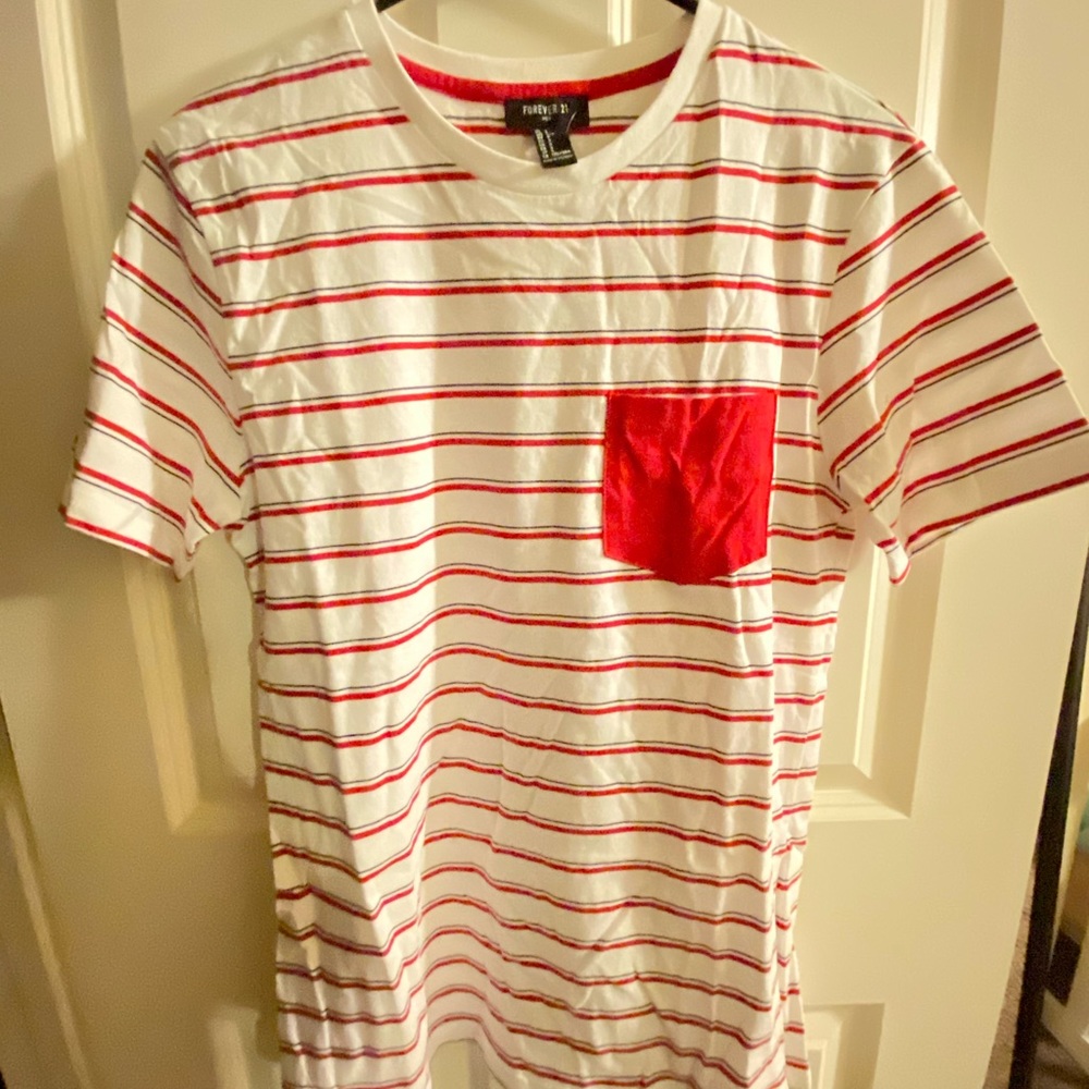 White and red lines t-shirt